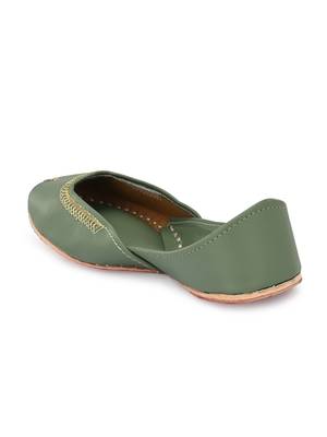 Sringam Women Green Handcrafted Mojaris 2