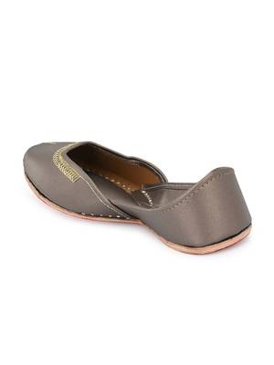 Sringam Women Grey Handcrafted Mojaris 2