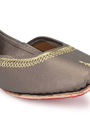 Sringam Women Grey Handcrafted Mojaris 5