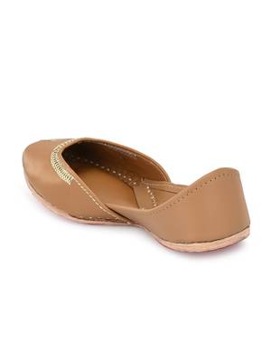 Sringam Women Brown Handcrafted Mojaris 2