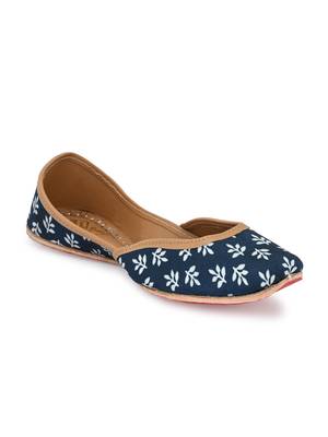 Sringam Women Blue and White Printed Handcrafted Mojaris 1
