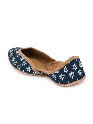 Sringam Women Blue and White Printed Handcrafted Mojaris 2