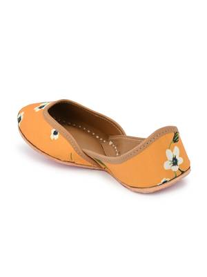 Sringam Women Yellow Printed Handcrafted Mojaris 2