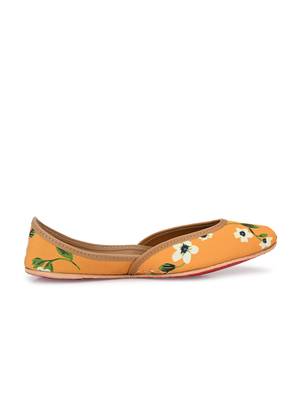 Sringam Women Yellow Printed Handcrafted Mojaris 3