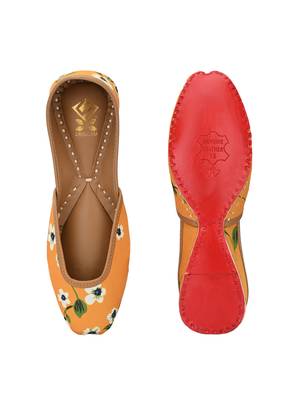 Sringam Women Yellow Printed Handcrafted Mojaris 4