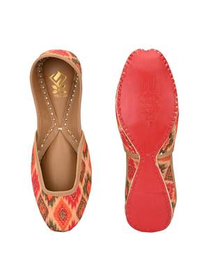 Sringam Women Multi Printed Handcrafted Mojaris 4
