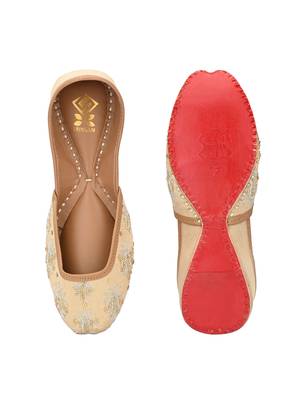 Sringam Women Beige Embroidered Handcrafted Mojaris 4