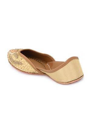 Sringam Women Beige Embroidered Handcrafted Mojaris 2