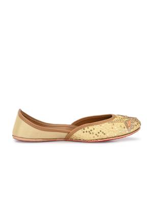 Sringam Women Beige Embroidered Handcrafted Mojaris 3