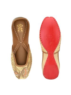 Sringam Women Beige Embroidered Handcrafted Mojaris 4