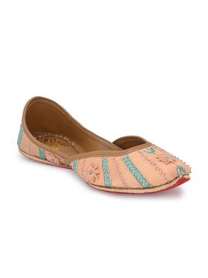 Sringam Women Peach Embroidered Handcrafted Mojaris 1
