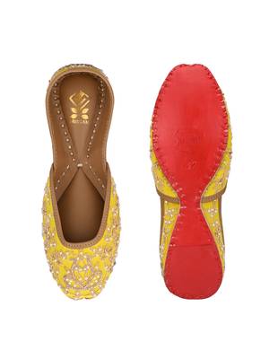 Sringam Women Yellow Embroidered Handcrafted Mojaris 4