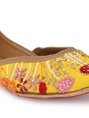 Sringam Women Yellow Embroidered Handcrafted Mojaris 5