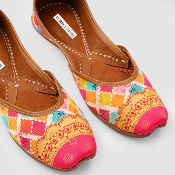 Pink Multicolor Festive Mojari 3