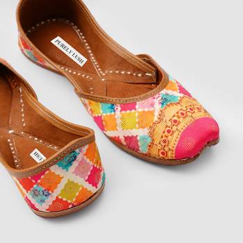 Pink Multicolor Festive Mojari 4
