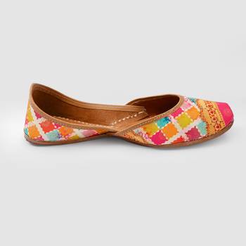 Pink Multicolor Festive Mojari 5