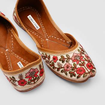 Embroidered Floral Jaipuri Jutti 3