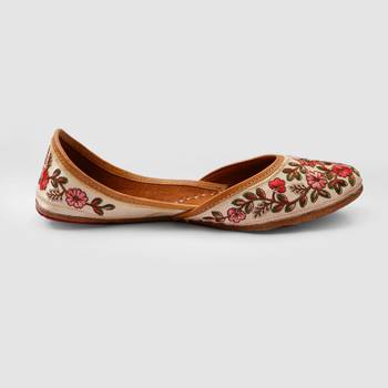 Embroidered Floral Jaipuri Jutti 4