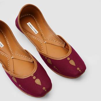 Deep Wine Gold Printed Jutti 5