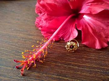 Sizzling Gold Meenakari cubic zirconia nose-ring or Nosepin 	 2