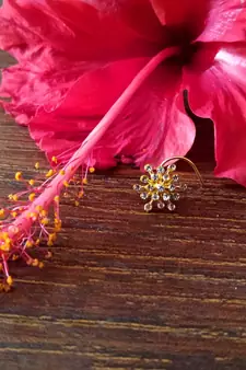 Sizzling gold spikes cubic zirconia nose-ring or nosepin