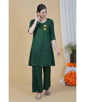 Green linen cotton self design lurex A line kurta with pants 3