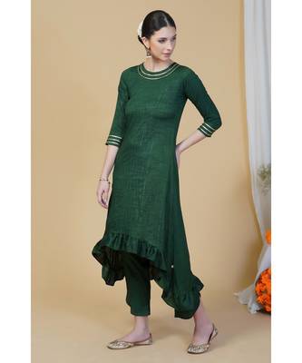 Green linen cotton self design lurex high low frilled kurta with petal pants 3