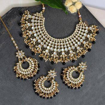 Black necklace-sets 1