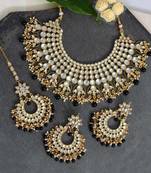 Black necklace-sets