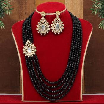 Black necklace-sets 1
