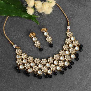 Black necklace-sets 1