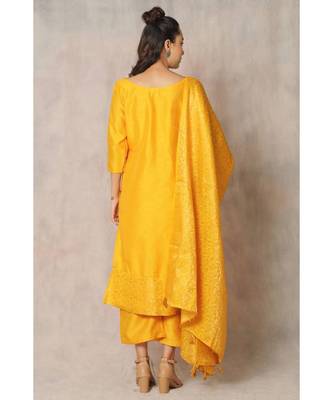 yellow cotton Zard kurti & pant with dupatta 4