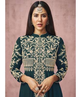  Sonam Bajwa Peacock Green Embroidered Slit Style Anarkali Pant Suit 2