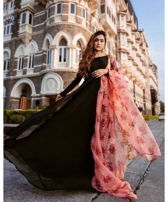 Black  Kurti Style  Lehenga Organza  Floral Dupatta 4