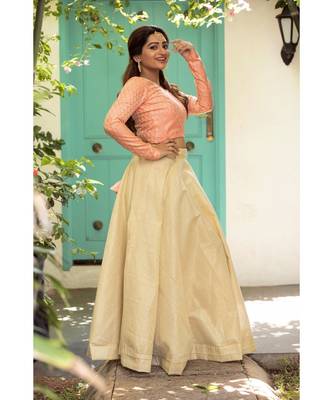 Peach banarasi Dupion Cotton Croptop Light gold Flared skirt lehenga 3