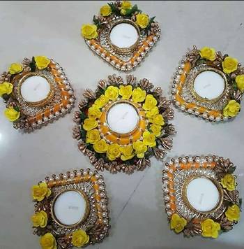 Decorative Diwali Diyas  1