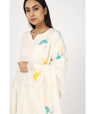 white silk Zunairah suit set 7