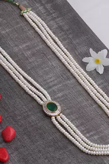 White Freshwater Pearl with Green Emerald Pendant Alloy Necklace Set