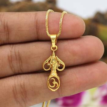 Gold necklaces 1