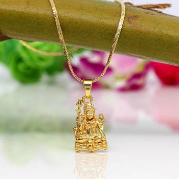 Gold necklaces 1
