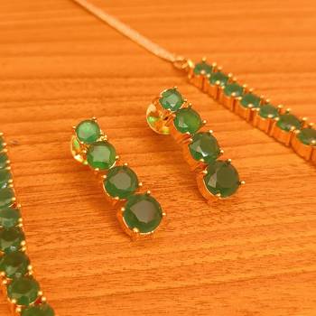 Green necklace-sets 2
