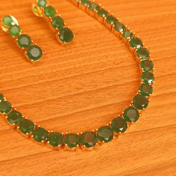 Green necklace-sets 3