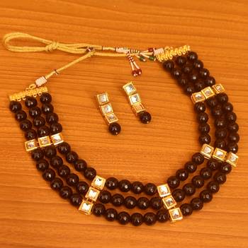 Black necklace-sets 1