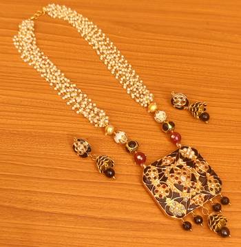 Black necklace-sets 1