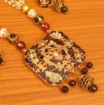 Black necklace-sets 2