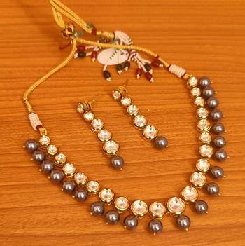 Grey necklace-sets 1