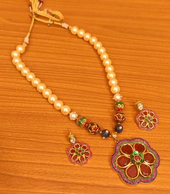 Red necklace-sets 1