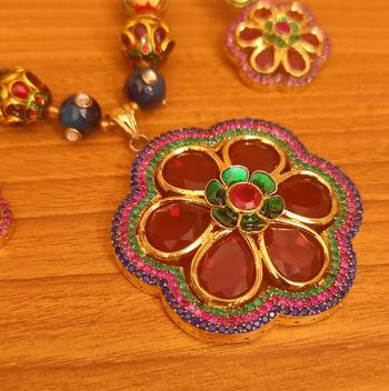 Red necklace-sets 2