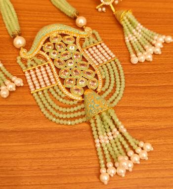 Green necklace-sets 2