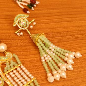 Green necklace-sets 3